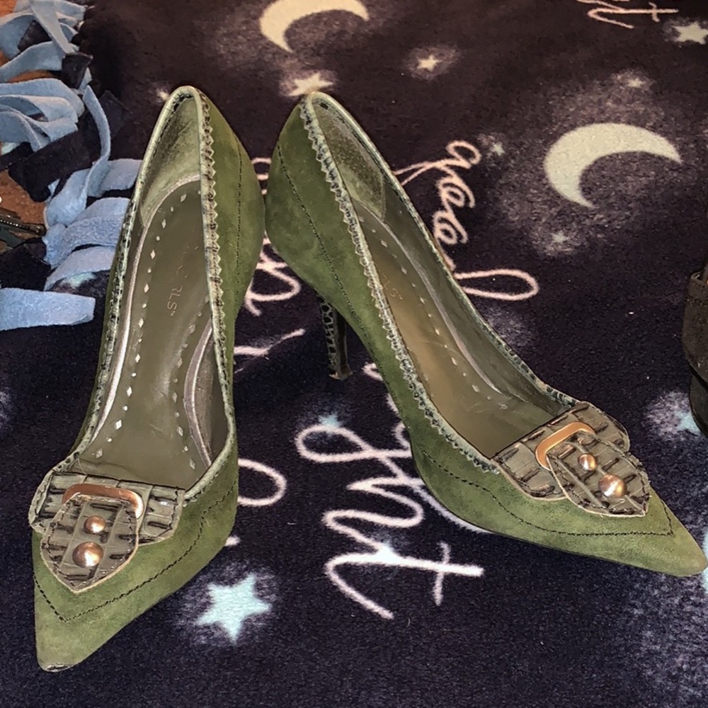 BCBG heels , size 8